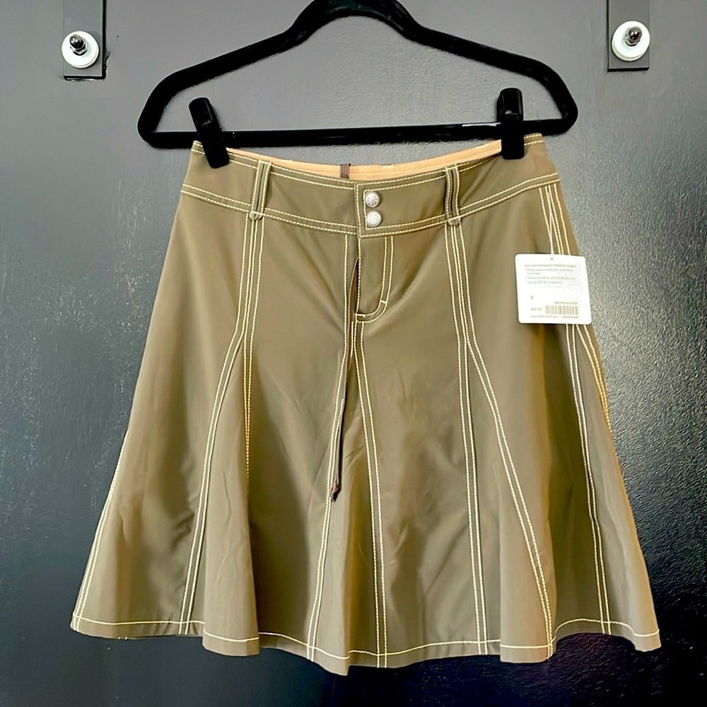 Athlete whatever skirt in olive. NWT